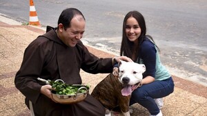 Tradicional bendición a mascotas en el Día de San Francisco de Asís