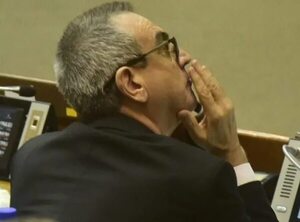 Yamil Esgaib, suspendido por 30 días sin goce de sueldo por violento - Política - ABC Color
