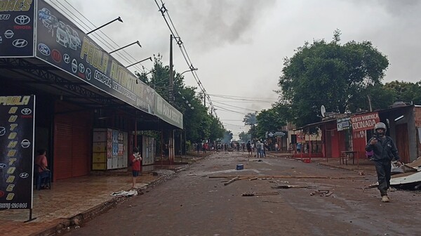 Un intento de desalojo en CDE terminó con una fallecida y varios heridos - trece