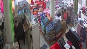 Motochorros irrumpen en el Circuito Comercial de Encarnación y roban a punta de pistola
