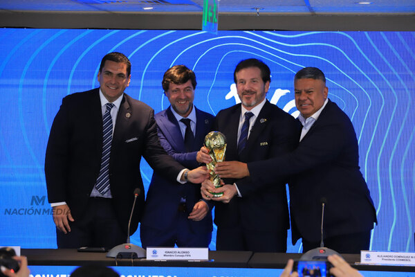 Versus / En Chile, la indignación es total por la exclusión de la FIFA para el Mundial 2030