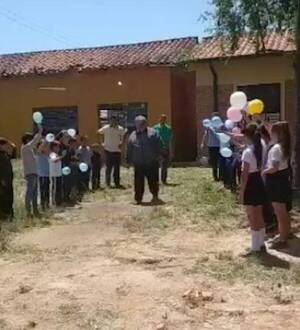 [VIDEO] El emotivo homenaje al profe que se jubiló
