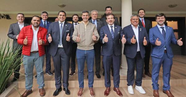 La Nación / Mundial 2023: Paraguay se prepara para brillar como una de las sedes, afirma Peña