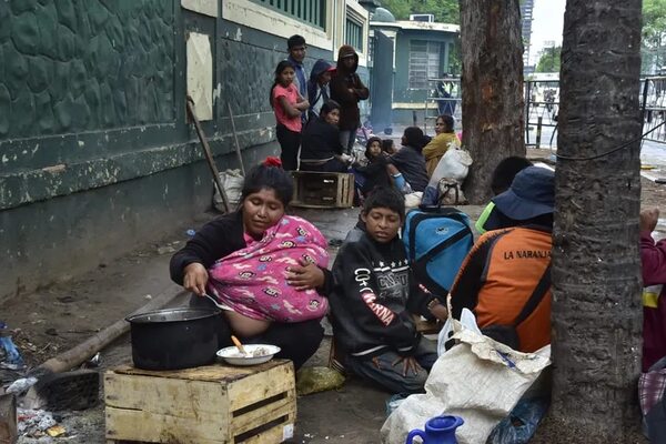 Indígenas critican gestión de presidenta del Indi. Nuevamente acampan en Asunción - Nacionales - ABC Color