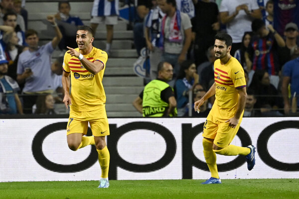 Versus / El Barça vence al Porto y es líder en solitario de su grupo