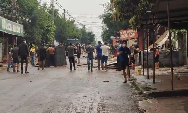 Una fallecida, policías heridos y varios aprehendidos durante desalojo en ex finca 66