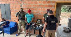 La Nación / Detienen a dos personas en Loma Plata, con varias dosis de cocaína