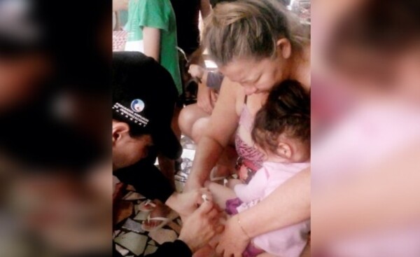 Aplican más de mil dosis en recorrido por el barrio San Rafael