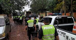 La Nación / Una mujer cayó desvanecida y falleció durante desalojo en CDE