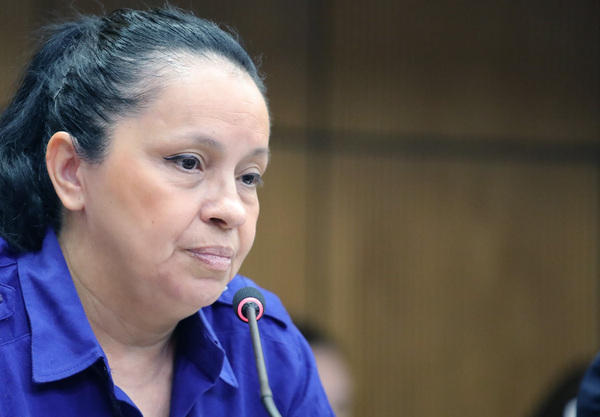 Denuncia de la Senadora Paredes por Ocupación VIP | OnLivePy