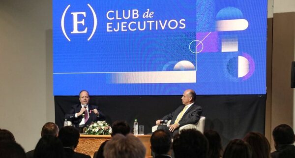 Exponen a miembros del Club de Ejecutivos las estrategias para avanzar en materia económica