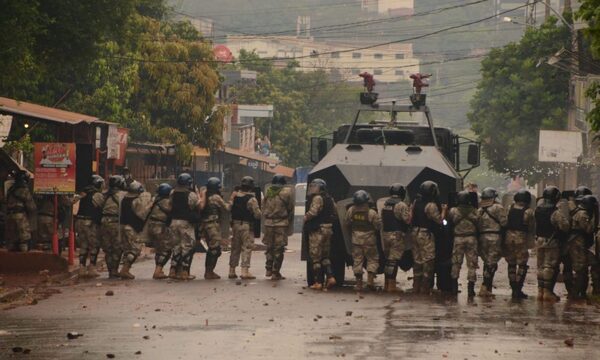 Ineficiencia, heridos, corridas, robo entre policías, durante operativo de desalojo en Che La Reina – Diario TNPRESS