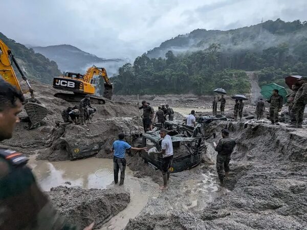 Elevan a 14 los muertos y 120 los desaparecidos por inundaciones en India - Mundo - ABC Color
