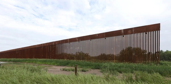 Biden quiere levantar el muro con México para frenar los cruces ilegales de migrantes - ADN Digital