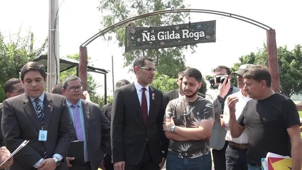 Dos “ocupantes vip” desisten y entregan llaves de inmuebles invadidos - Nacionales - ABC Color