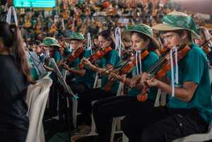 Suena San Juan: Festival reunió a 1.800 niños y jóvenes en un escenario - trece