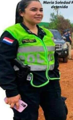 Poli mujer fue detenida por robo y toma de rehén