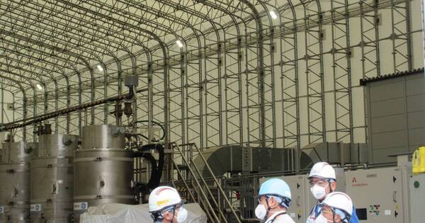 La Nación / Japón reanuda vertido de agua de Fukushima