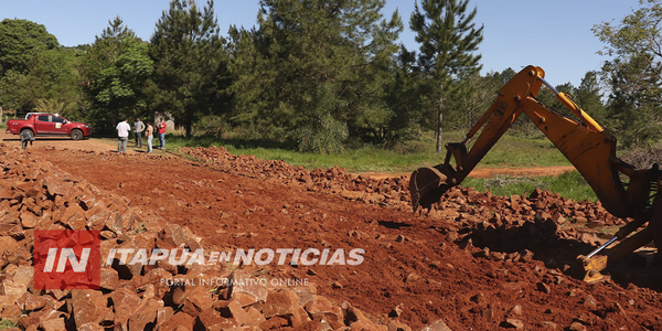 INTENDENTE DE TRINIDAD VERIFICÓ OBRAS QUE SE REALIZAN EN LA CIUDAD - Itapúa Noticias