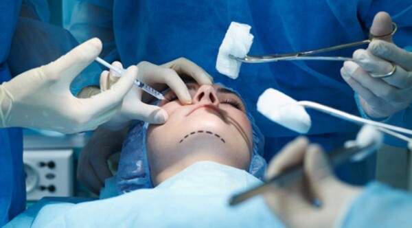 Diario HOY | Aconsejan aprobar regulación del ejercicio de la medicina estética