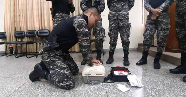 La Nación / Agentes del Grupo Lince fueron capacitados en RCP y uso de desfibrilador