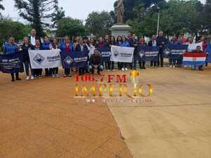 En el Día Mundial del Docente, educadores realizaron movilización en una plaza céntrica - Radio Imperio 106.7 FM