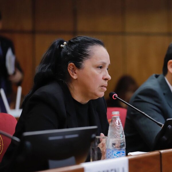 Senadora presenta denuncia en la Fiscalía contra ocupantes vips de Remansito