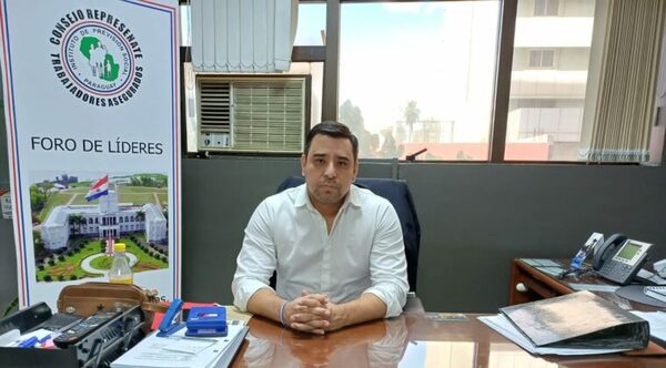 Cuestionado exconsejero de IPS pide ser oficinista, gerente de Salud dice no