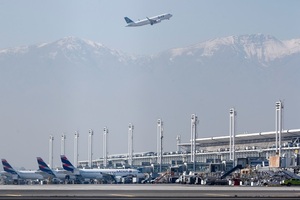 Controladores aéreos de Chile anuncian una paralización desde mañana en todo el país - MarketData