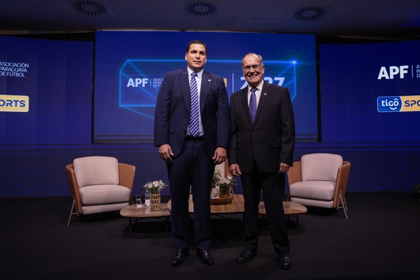 Tigo renov贸 con la APF los derechos de transmisi贸n del f煤tbol paraguayo por US$ 97,68 millones hasta el 2027 - Revista PLUS