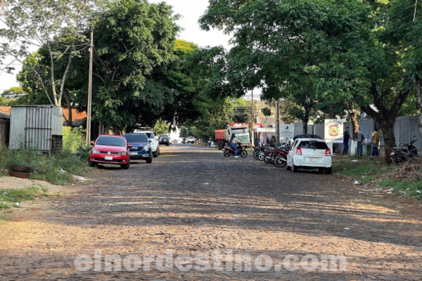 Intendente Acevedo realiza obras de infraestructura para aumentar lugares de estacionamiento en el barrio San Gerardo - El Nordestino
