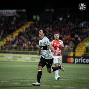 Olimpia festejó en su debut por la Libertadores Femenina - Fútbol - ABC Color