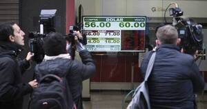 La Nación / Allanan bancos por presunta millonaria fuga de divisas