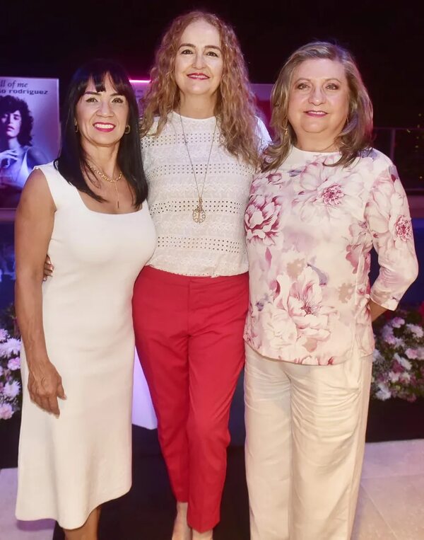 Recepción para presentar fragancia femenina - Sociales - ABC Color