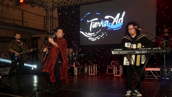 Sonidos nacionales ambientaron la celebración de los 50 años de ÚH