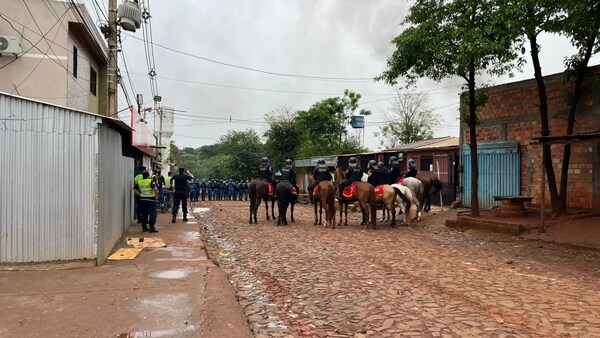 Policía se desentiende de muerte durante desalojo en Ciudad del Este