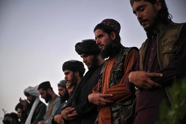 Talibanes detienen a cientos de “hechiceros” en Afganistán - Mundo - ABC Color
