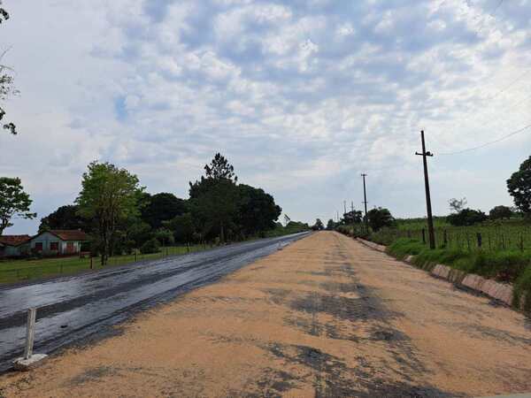 ASFALTADO TRAMO CAMPICHUELO – RUTA PY06 ALCANZA 70% DE AVANCE