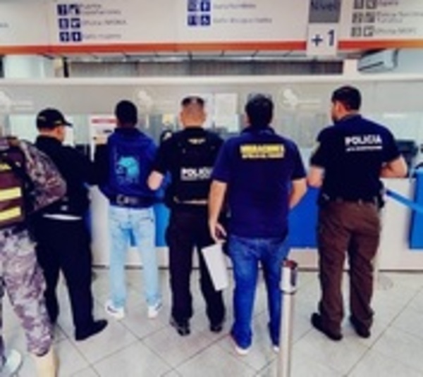 Expulsan del país a líder de célula del Comando Vermelho - Paraguay.com