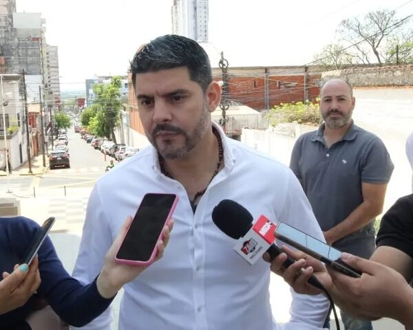 Nenecho insiste en que solo fue “canal administrativo” en pedido de comisionamiento de Gustavo Arias - Nacionales - ABC Color