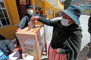 Dudas sobre las elecciones en Bolivia, el país con más votantes que habitantes
