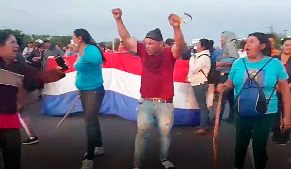 Remansito: pobladores querían cobrar “peaje” a conductores que pasaban por la zona - Policiales - ABC Color