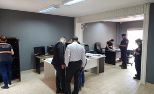 Allanamiento en microcentro de CDE ante presunta evasión de impuestos