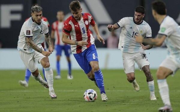 Versus / ¿Después de cuánto vuelve Gastón Giménez a la selección paraguaya?