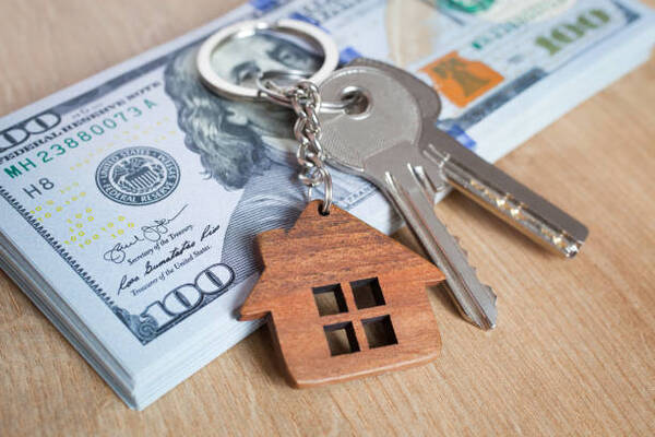 El tenso mercado inmobiliario de EEUU: cuando comprar una casa es una misi贸n imposible - Revista PLUS