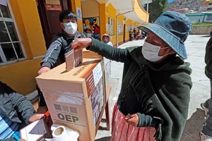 Dudas sobre las elecciones en Bolivia, el país con más votantes que habitantes