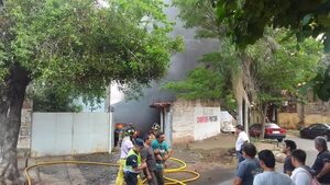 Video: incendio en Barrio Obrero de Asunción - Policiales - ABC Color