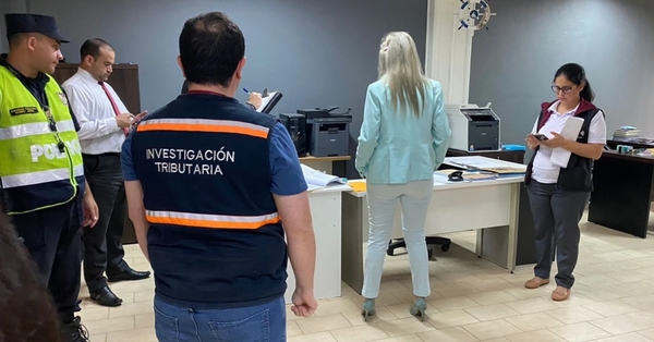 Fiscalía investiga presunto esquema de defraudación con complicidad de funcionarios de la DINAC y Aduanas