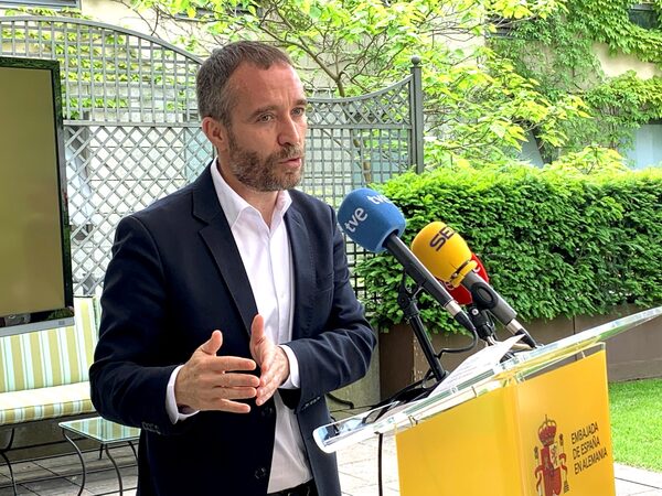 La mejor política para atraer a turistas LGBT es proteger sus derechos, según Turespaña - MarketData