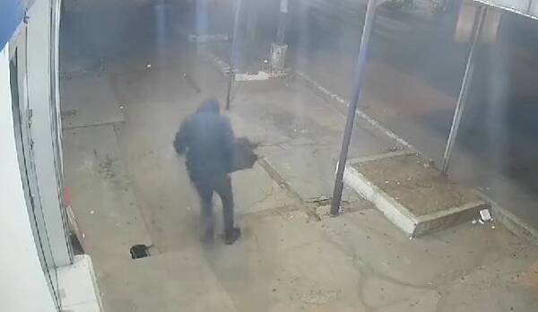 [VIDEO] El que intentó asaltar la farmacia, era un expolicía ra'e